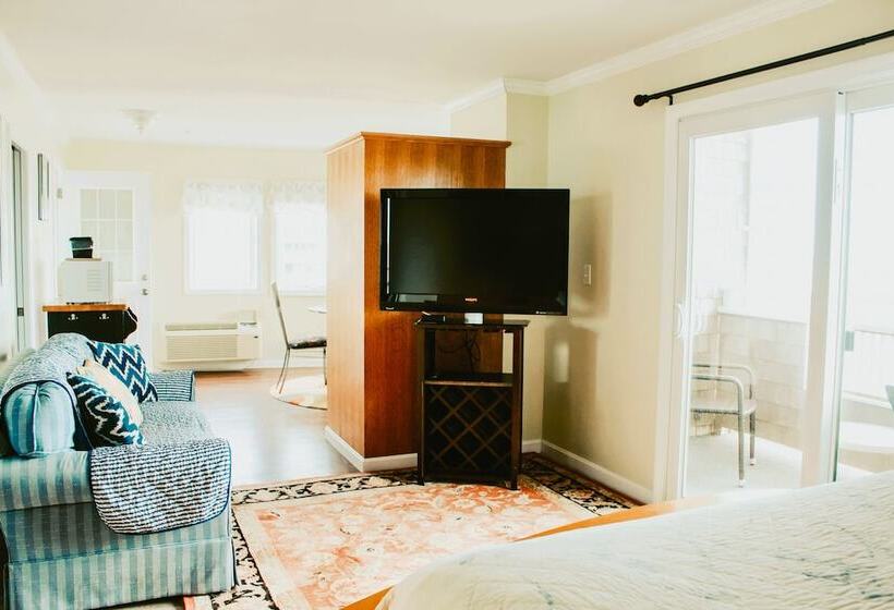 2 Bedrooms Suite Sea View, Seashell Motel