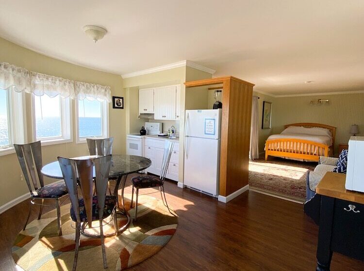 2 Bedrooms Suite Sea View, Seashell Motel