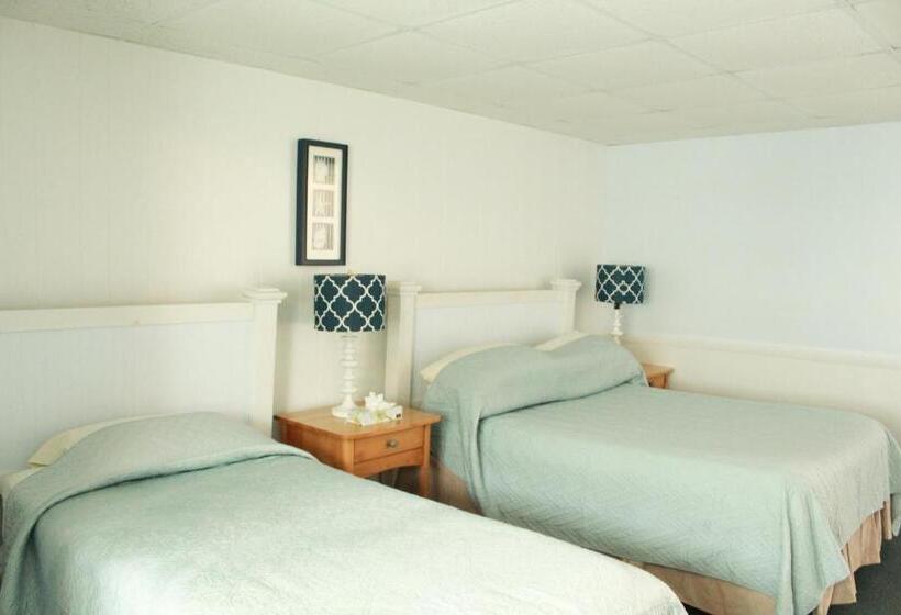 デラックストリプルルーム, Seashell Motel