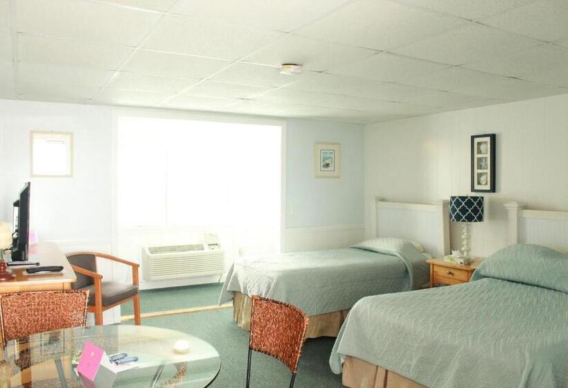 デラックストリプルルーム, Seashell Motel