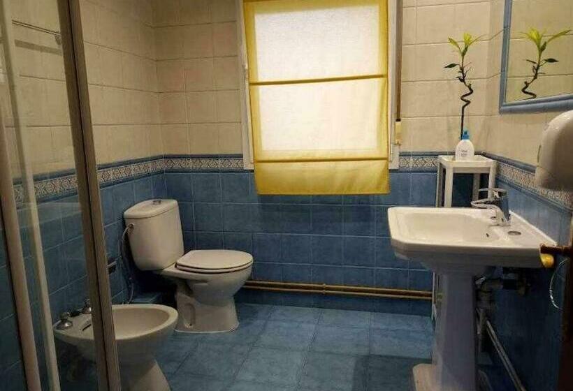 اتاق لوکس با بالکن, Fliphouse Rooms Pensión