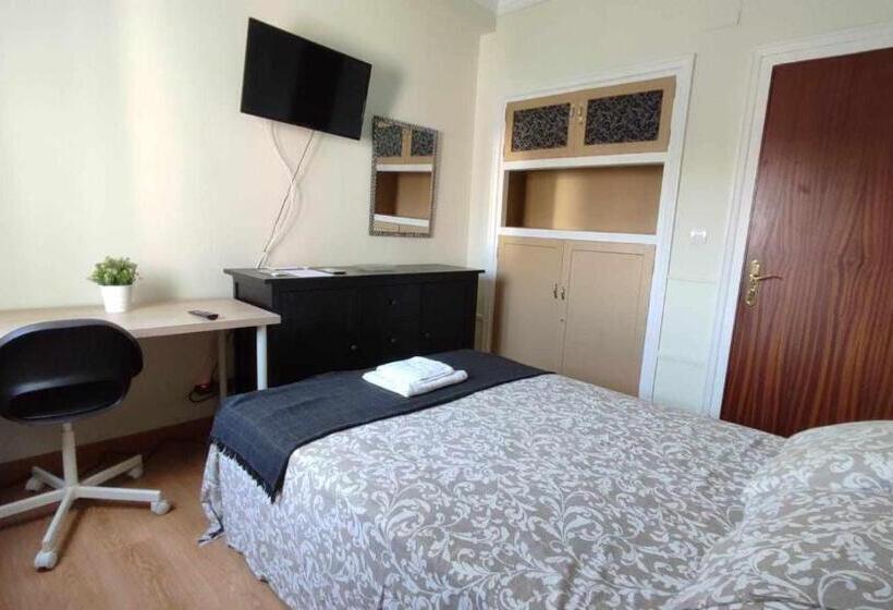 اتاق لوکس با بالکن, Fliphouse Rooms Pensión