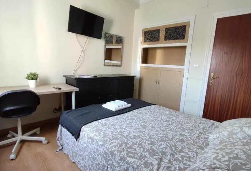 バルコニー付きデラックスルーム, Fliphouse Rooms Pensión