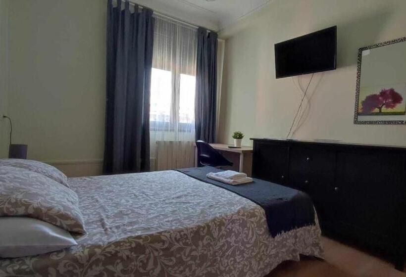 디럭스 룸, Fliphouse Rooms Pensión