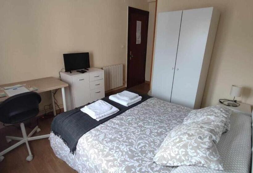 اتاق لوکس با بالکن, Fliphouse Rooms Pensión