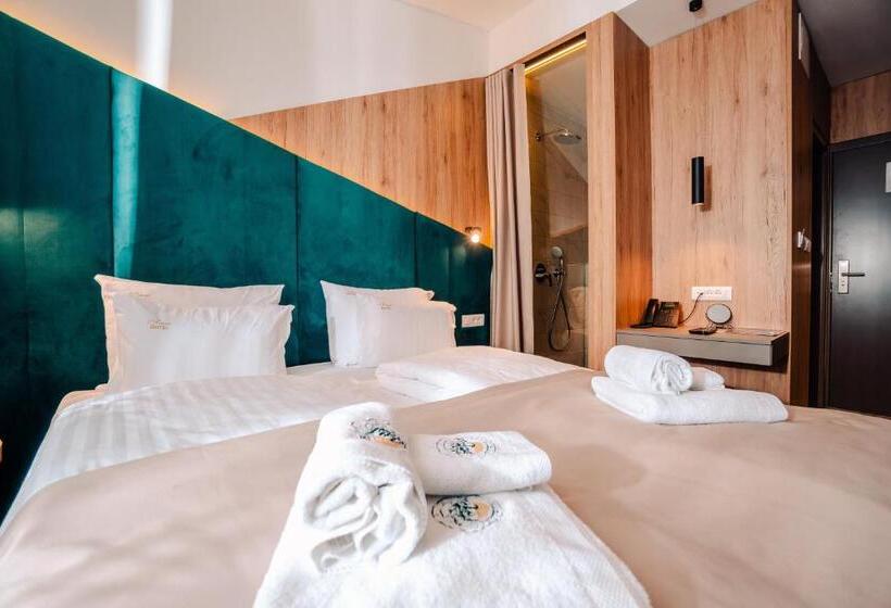 اتاق پریمیوم چهارنفره, Forest