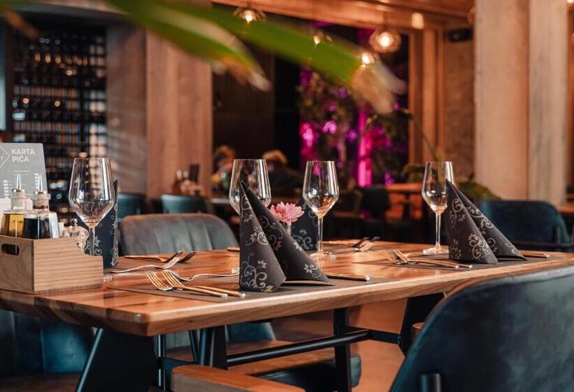 اتاق سوپریور سه تخته, Forest