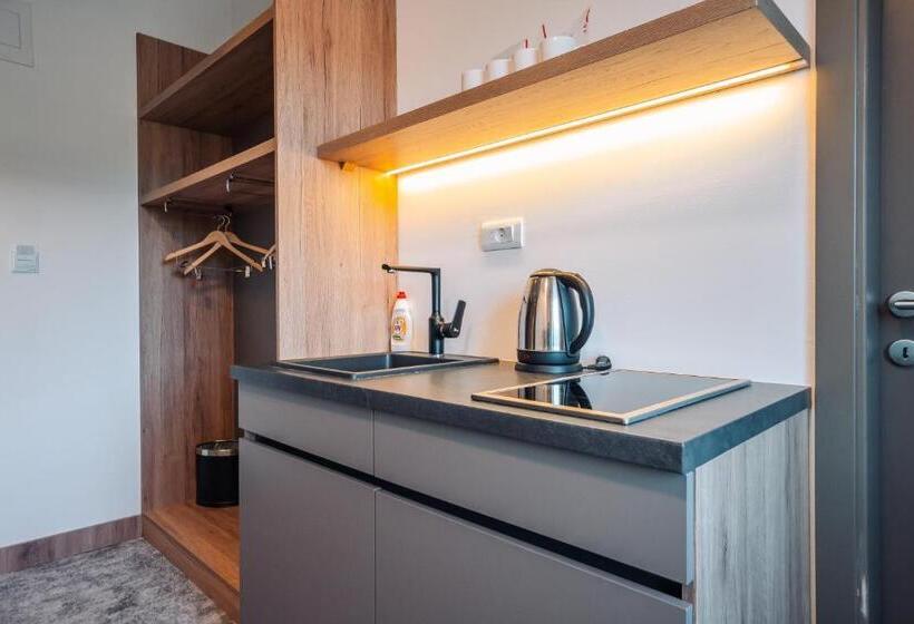 آپارتمان 2 خوابه, Forest