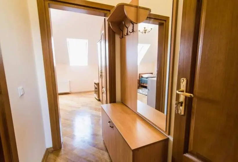 Economy Yhden Hengen Huone, Koncha Zaspa Spa