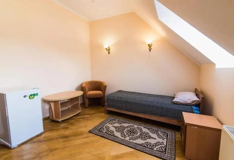 Economy Yhden Hengen Huone, Koncha Zaspa Spa