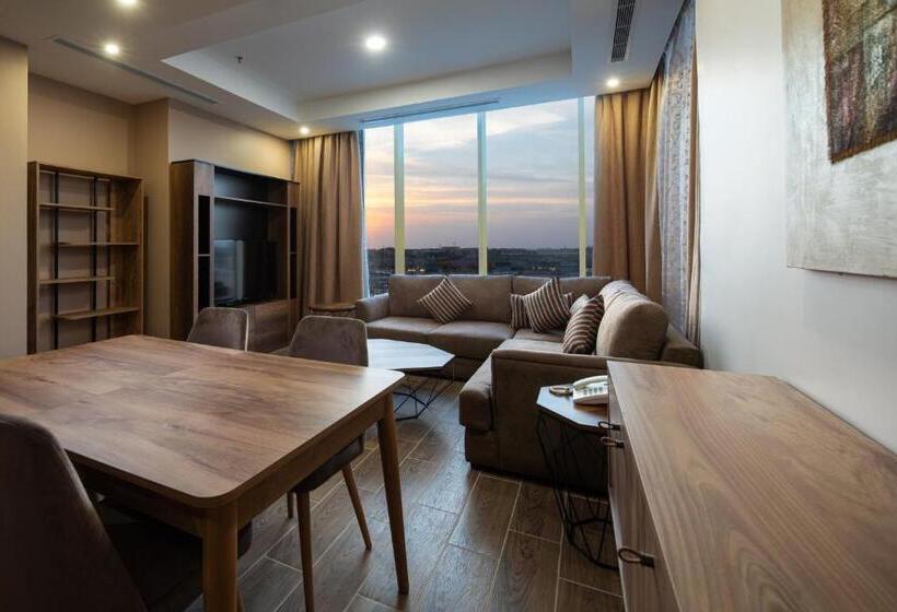 シティビュースイート, Mirada Purple   Zahra