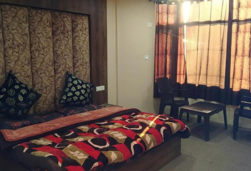 غرفة قياسية رباعية, Zoon Dabb Srinagar Airport Kashmir