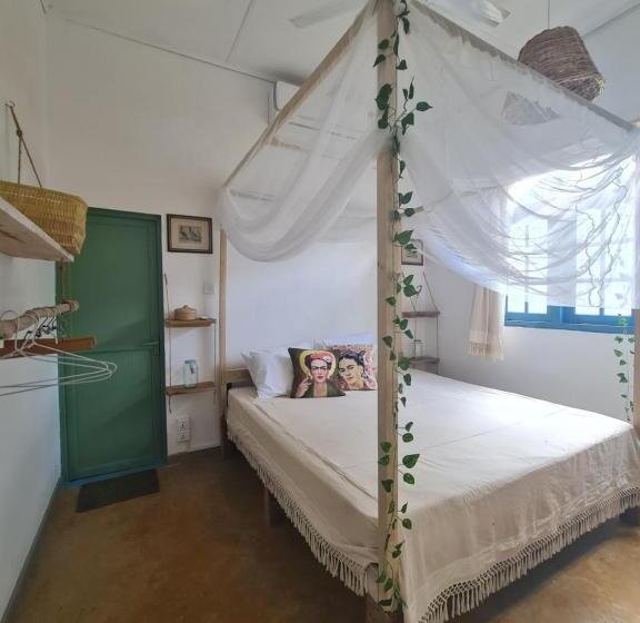 Quarto Deluxe, Frida House