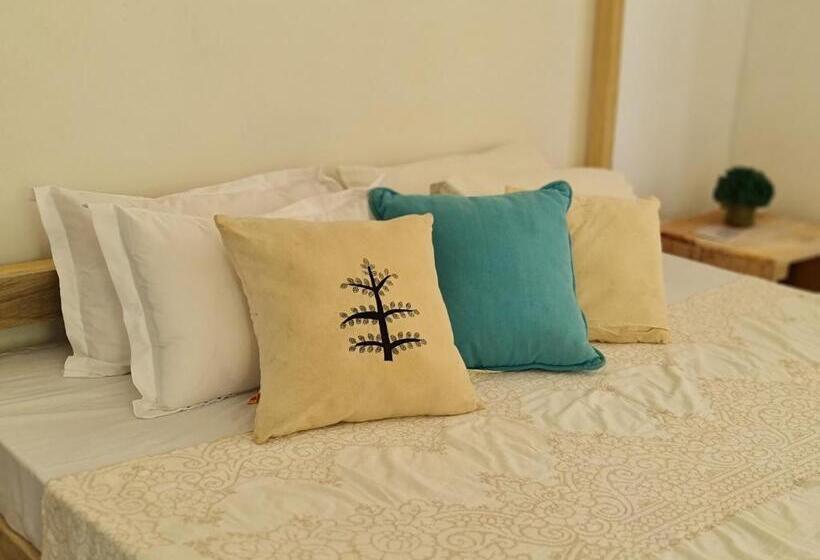 Quarto Standard Banheira Exterior, Frida House