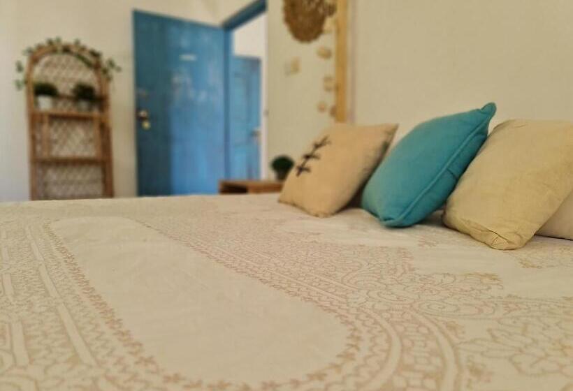 Quarto Standard Banheira Exterior, Frida House