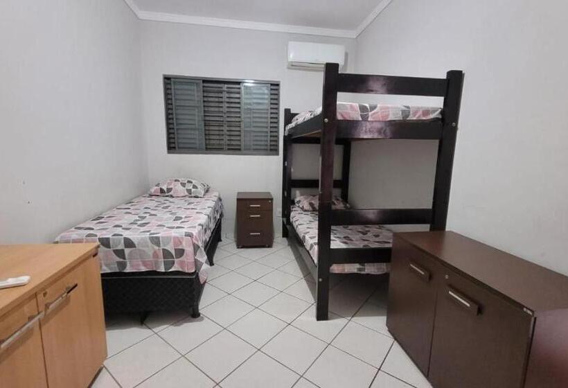 غرفة قياسية ثلاثية, Pousada São Francisco