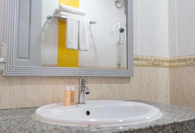 سوییت لوکس, Umet Seaview Hotel With Free Roundtrip Airport Pick Up And Drop Off