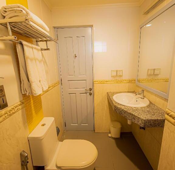 Deluxe Suite Sea View, Umet Seaview Hotel With Free Roundtrip Airport Pick Up And Drop Off