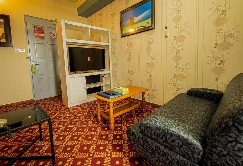 Deluxe Suite Sea View, Umet Seaview Hotel With Free Roundtrip Airport Pick Up And Drop Off