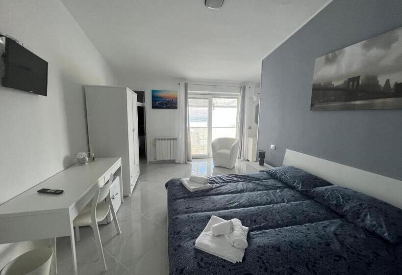 اتاق استاندارد چهار تخته با چشم‌انداز دریا, Villa Ludo A Zambrone Tropea