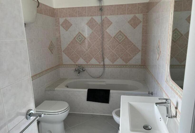 اتاق استاندارد چهار تخته با چشم‌انداز دریا, Villa Ludo A Zambrone Tropea