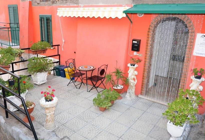 Номер Стандарт, Short Lets Affittacamere