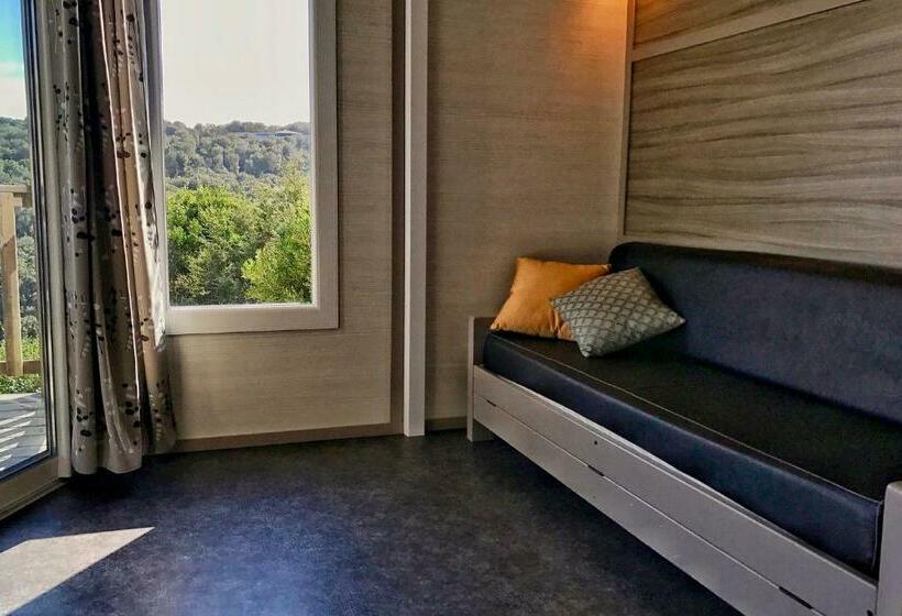 스탠다드 방갈로, Les Suites De Pertamina