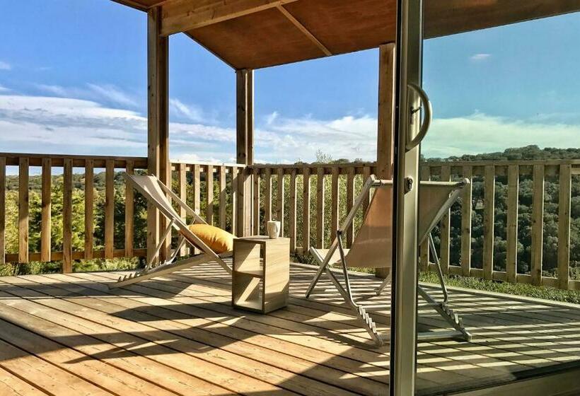 스탠다드 방갈로, Les Suites De Pertamina