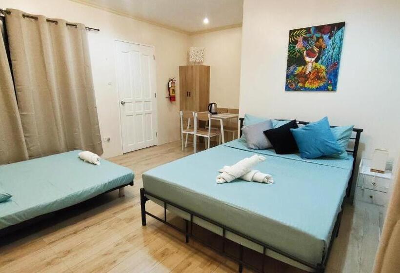 Quarto Familiar, Intoy S Place