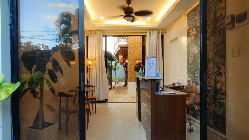 غرفة عائلية, Intoy S Place