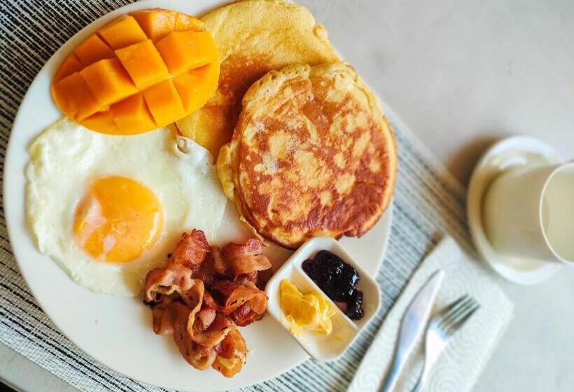 Quarto Deluxe, Intoy S Place