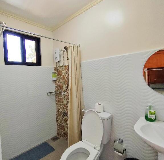 Quarto Deluxe, Intoy S Place