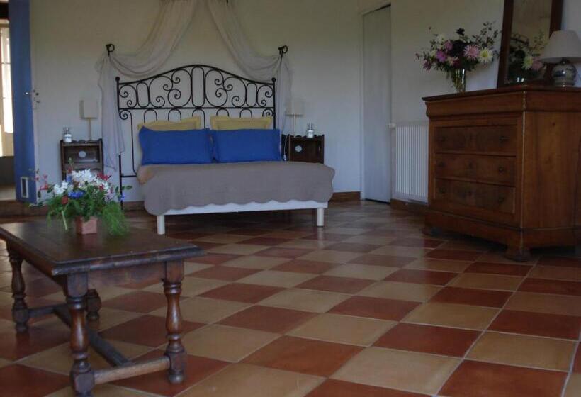 חדר סטנדרט לשלושה עם נוף לגינה, B&b Château Pierre De Lune