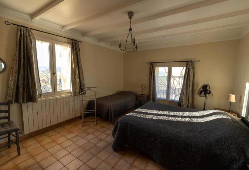 Трехместный Номер Стандарт Вид на Сад, Chambres D Hôtes La Clape