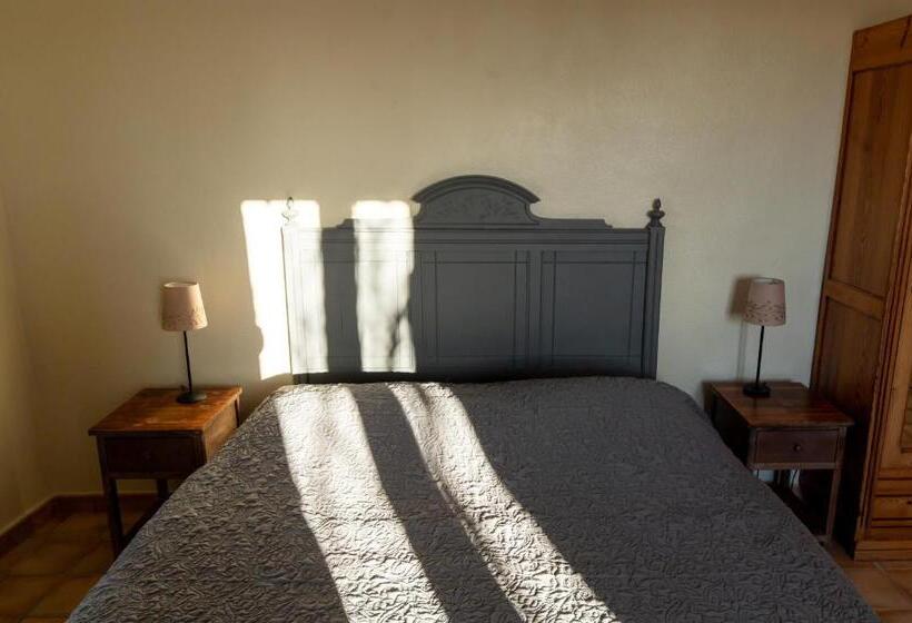 Трехместный Номер Стандарт Вид на Сад, Chambres D Hôtes La Clape