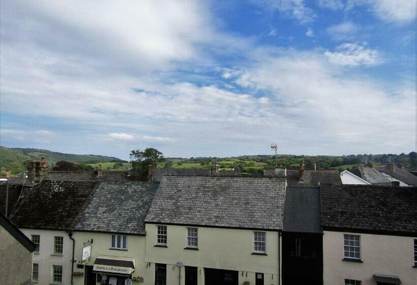 ファミリールーム, The Old Post House