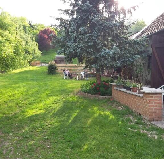 ２ベッドルームアパートメント, Helesfa Vendégház