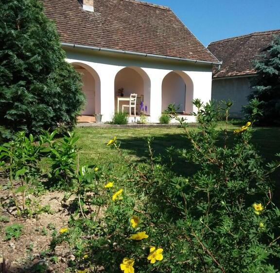 キャビン, Helesfa Vendégház