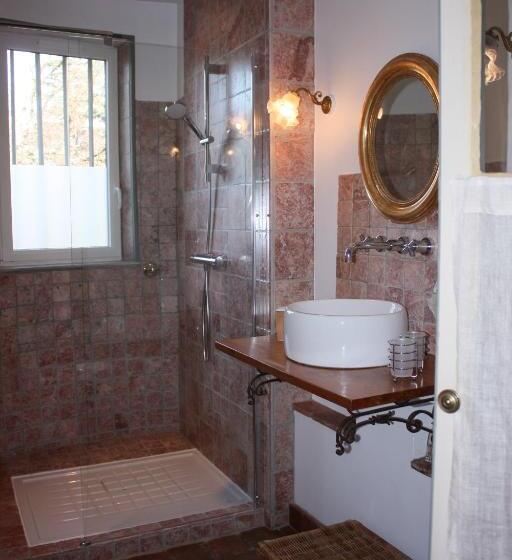 غرفة قياسية مطلّة علي الحديقة, Le Clos De La Chardonnière