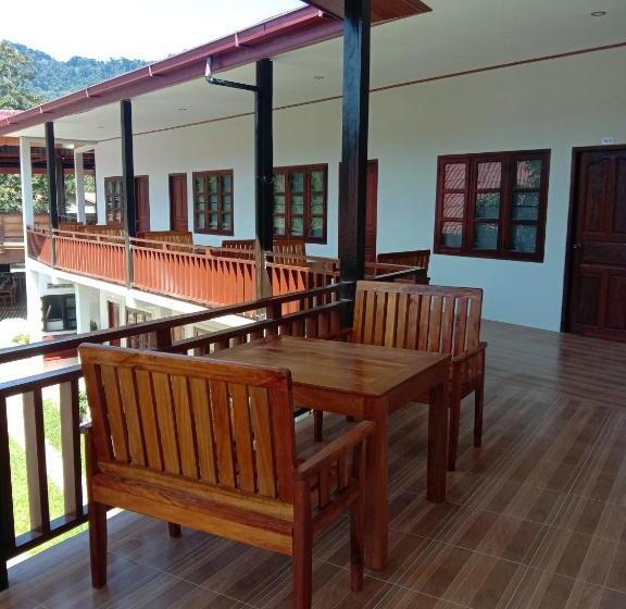 Семейный Номер, Sanhak Guesthouse 1