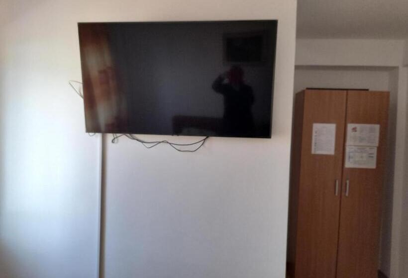 Номер Стандарт Трехместный, Pensiunea Anda