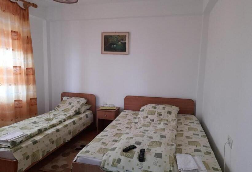 Номер Стандарт Трехместный, Pensiunea Anda