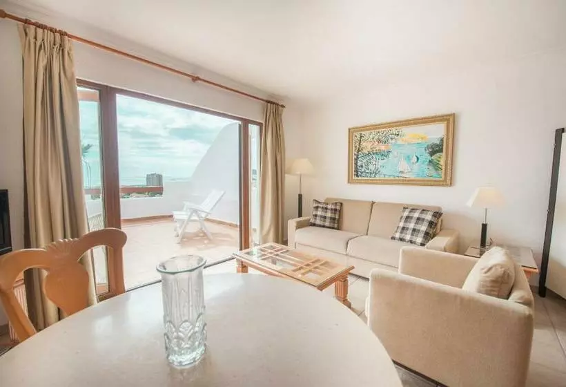 استودیوی استاندارد, Ona Beverly Hills Suites