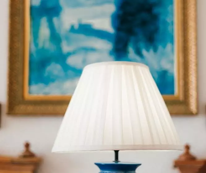 استودیوی استاندارد, Ona Beverly Hills Suites