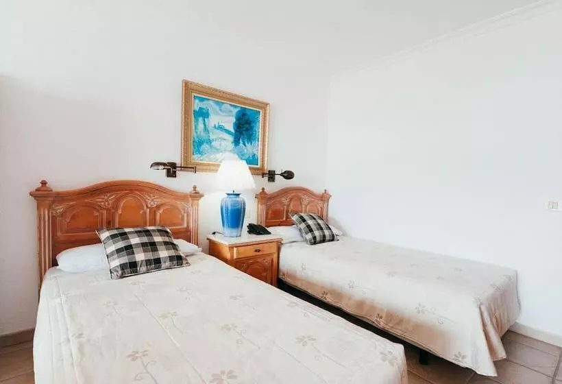 استودیوی استاندارد, Ona Beverly Hills Suites
