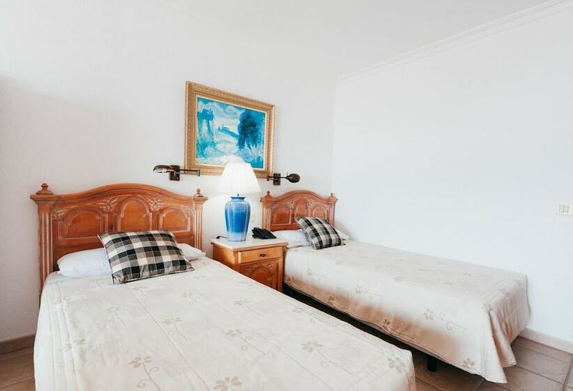 סטודיו סטנדרטי נוף לים, Beverly Hills Suites   Excel Hotels & Resorts