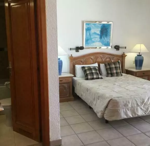 آپارتمان 2 خوابه با چشم‌انداز دریا, Ona Beverly Hills Suites