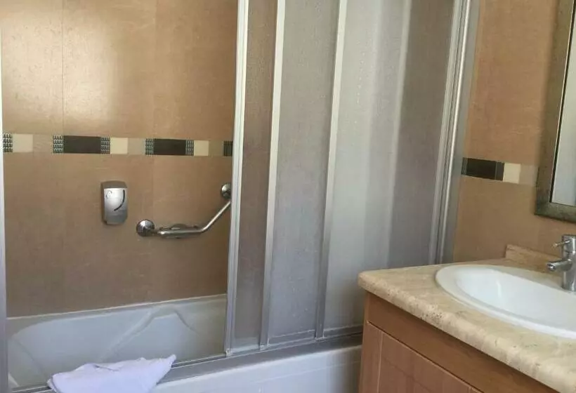 آپارتمان 2 خوابه با چشم‌انداز دریا, Ona Beverly Hills Suites