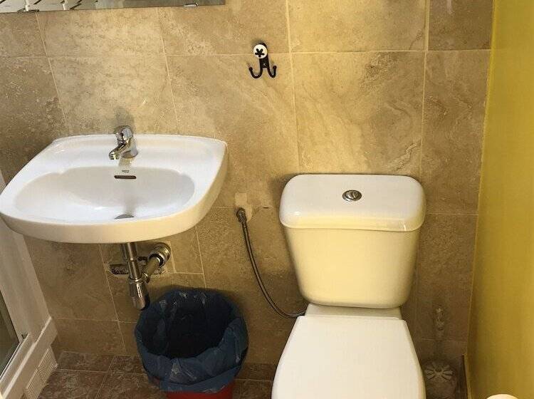 Chambre Standard, Pensión Apolo Xi