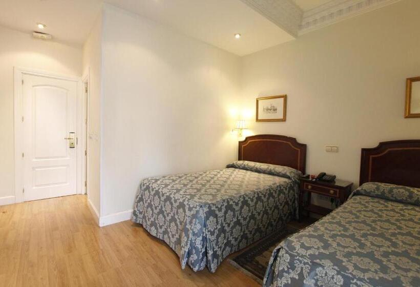 اتاق لوکس با تراس, Rincon De Gran Via